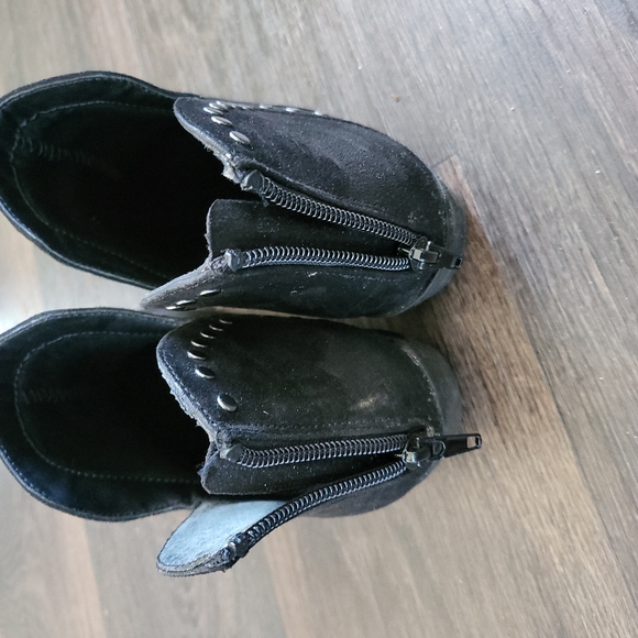 Booties - Picture 3 of 4